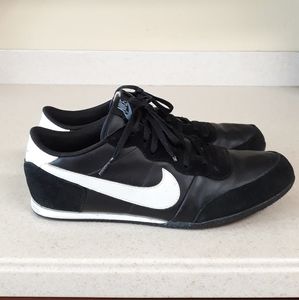 NIKE MEN'S SHOES SZ. 11